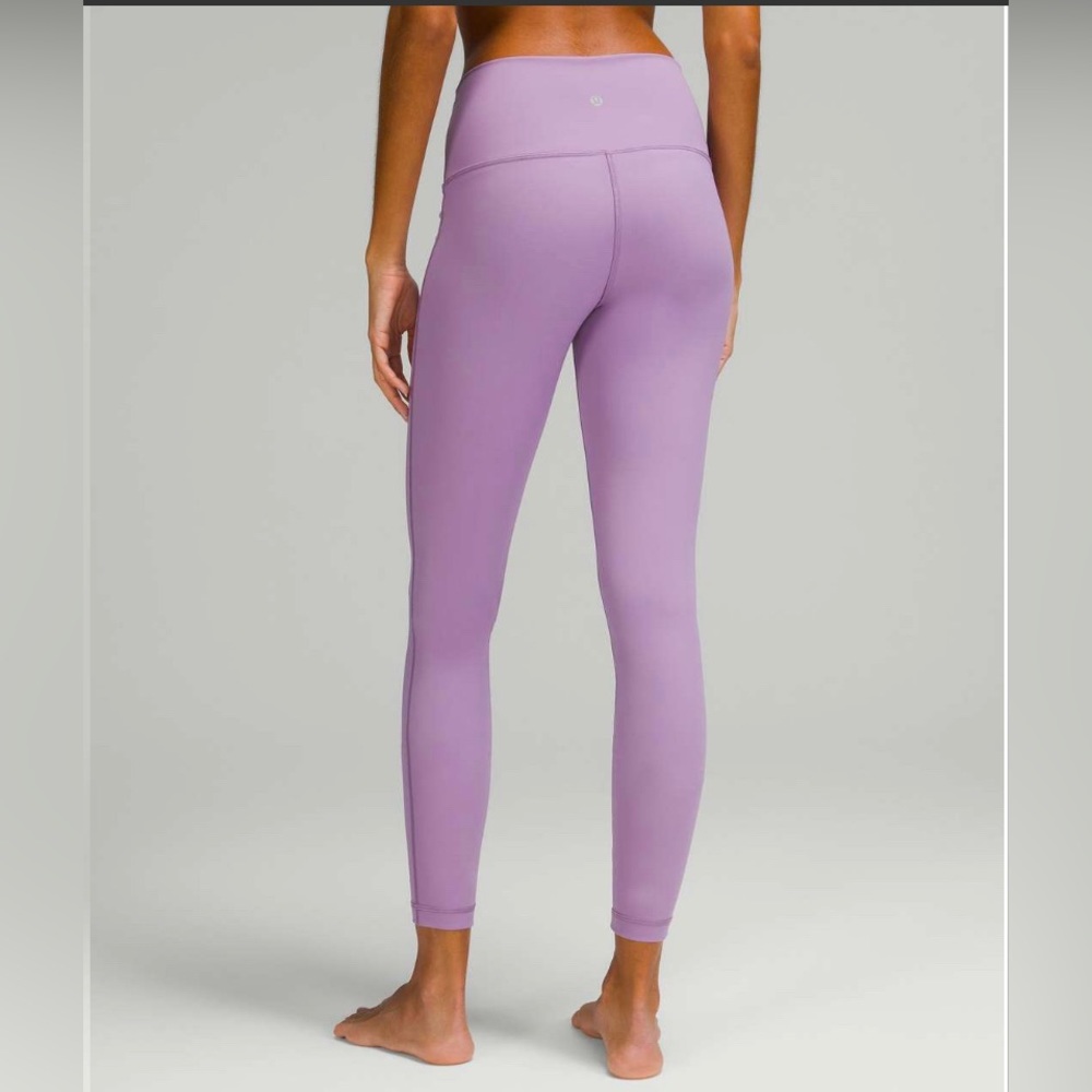 *SOLD* Lululemon Wunder Under High-Rise Tight 28" Luxtreme
Wisteria Purple NWT - Picture 3 of 11